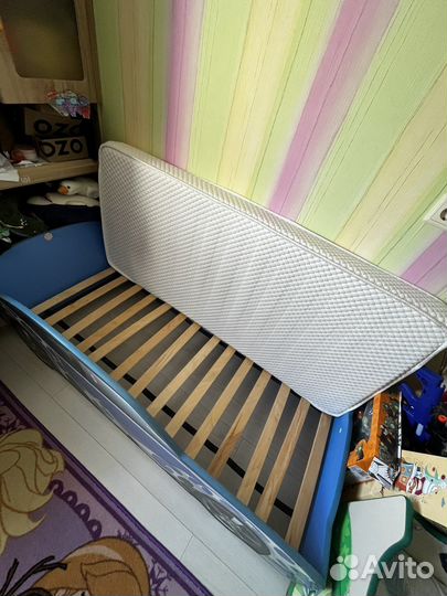 Детская кровать машинка с матрасом