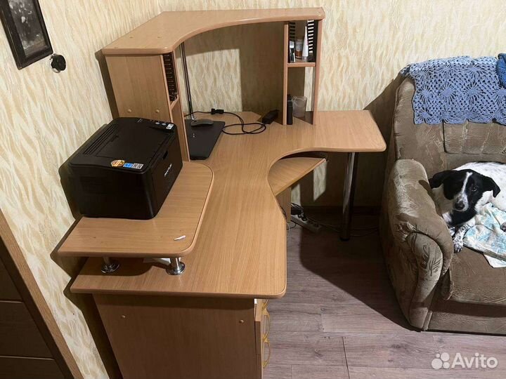 Компьютерный стол