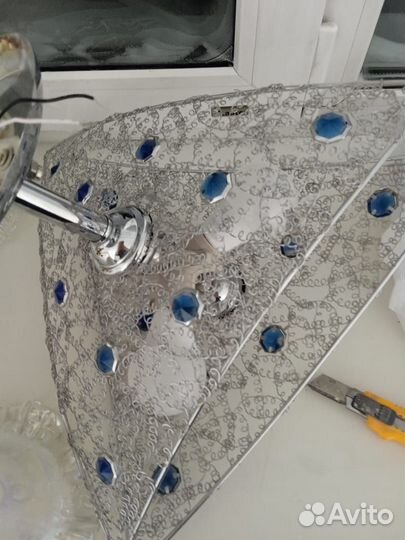 Продам люстру