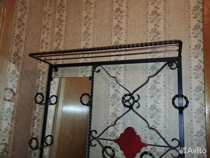 Старинная кованая прихожая