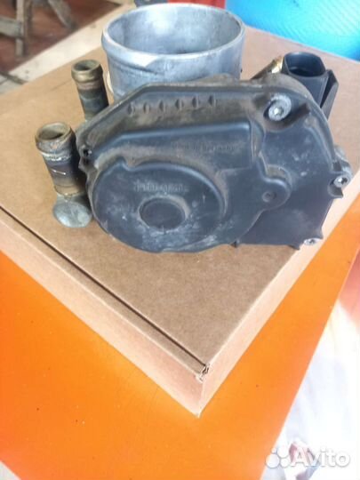 Дроссельная заслонка VW 1.6 AHL