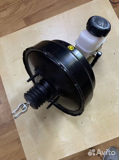 Hyundai Sonata EF вакумник с тормозным цилиндром