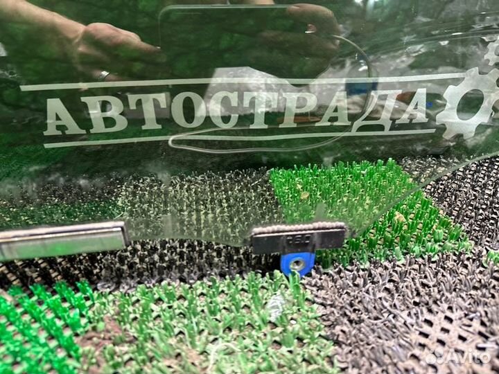 Стекло двери переднее левое Lexus Es 2012-2017