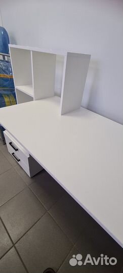 Компьютерный стол белый