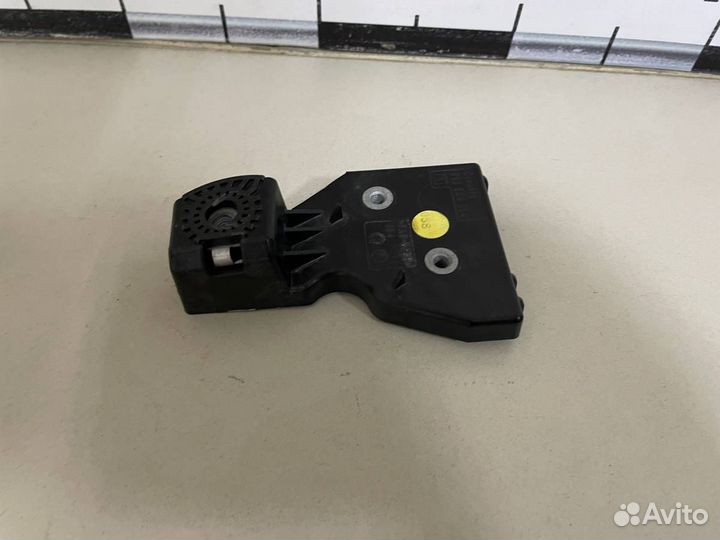 Кронштейн фар правый Skoda Octavia A8 2019