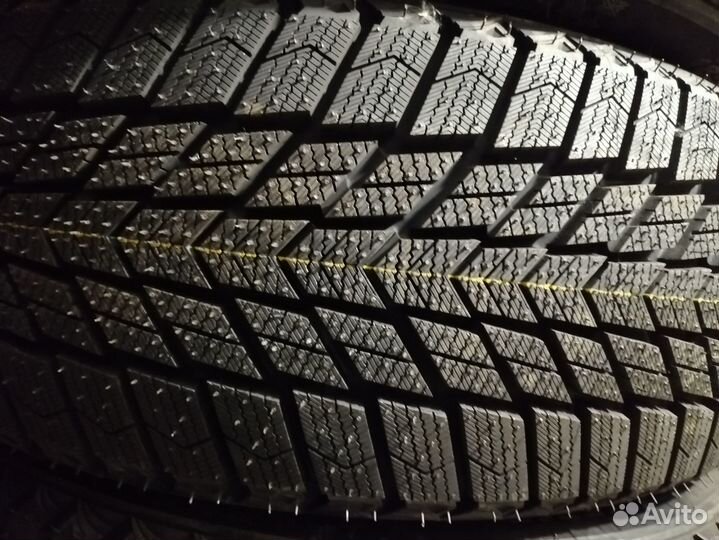 Nexen Winguard Ice Plus 235/45 R18 98T