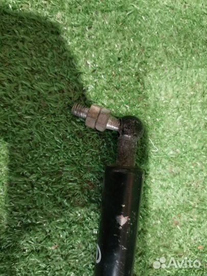 Амортизатор крышки багажника Ваз 210740 2010