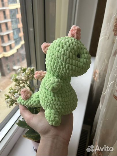 Вязаный динозаврик