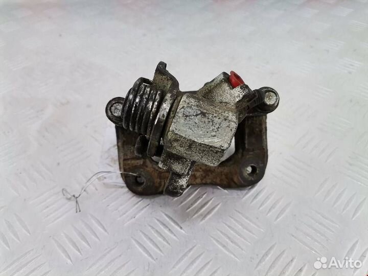 Суппорт тормозной задний левый Honda Civic 7 2001