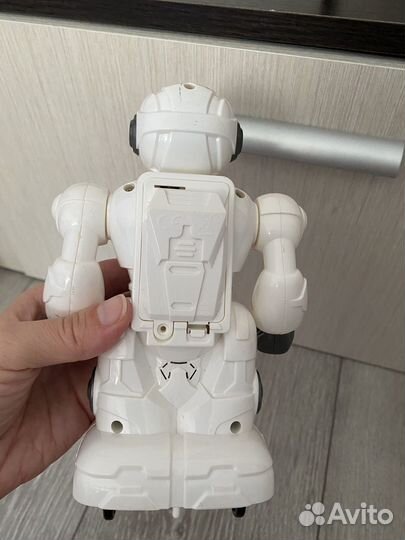 Робот игрушка