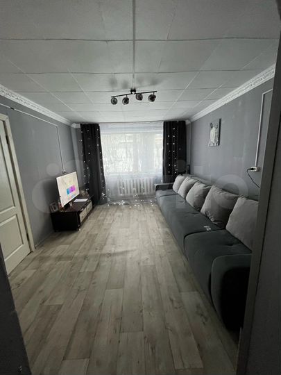 Доля в 3-к. квартире, 51 м², 1/2 эт.