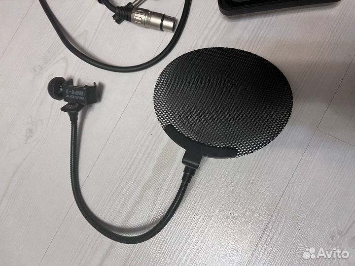 Микшерные пульты behringer