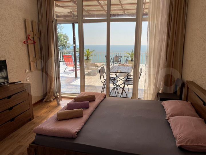 Дом 350 м² на участке 5,6 сот.