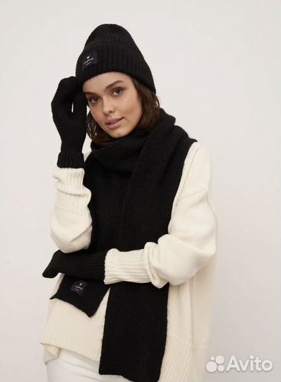 Комплект шарф, варежки и шарф зимний