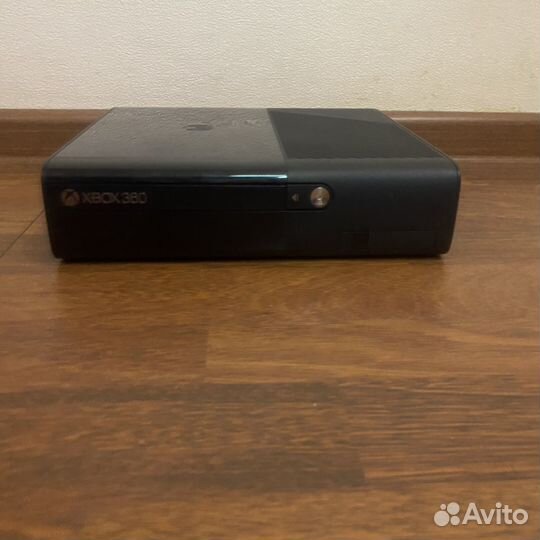 Xbox 360E с кинектом