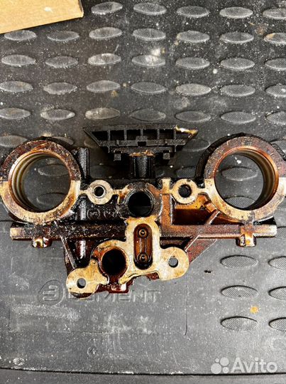 Кронштейн распредвалов touareg 7l 3.2
