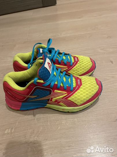 Кроссовки женские Reebok 37,5