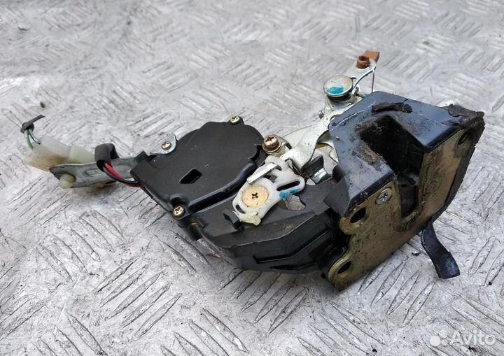 Активатор замка двери Daihatsu Charade