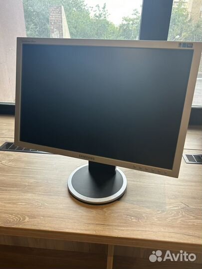 Монитор, клавиатура, мышка