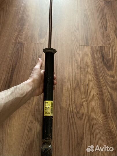 Амортизатор задний на Шевроле Круз