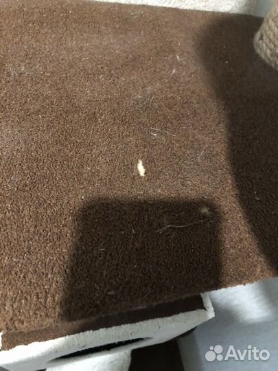 Кошачий домик с когтеточкой