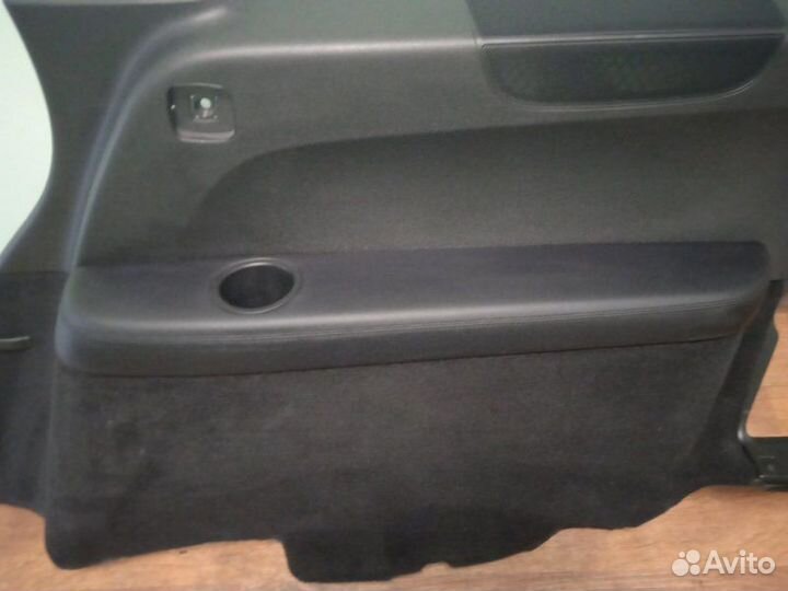 Обшивка багажника задняя правая Mercedes Gls-Class