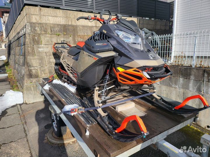 Снегоход Ski-doo Summit X