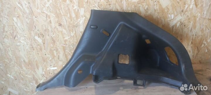 Обшивка багажника правая Nissan Juke f15