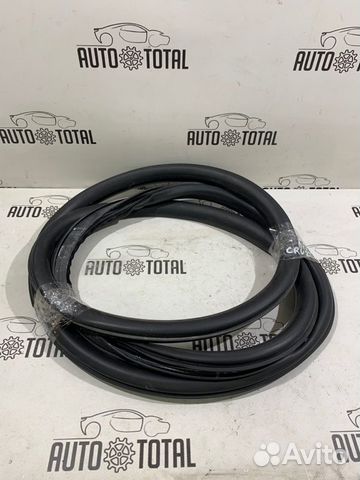 Резинка уплотнительная двери передняя левая