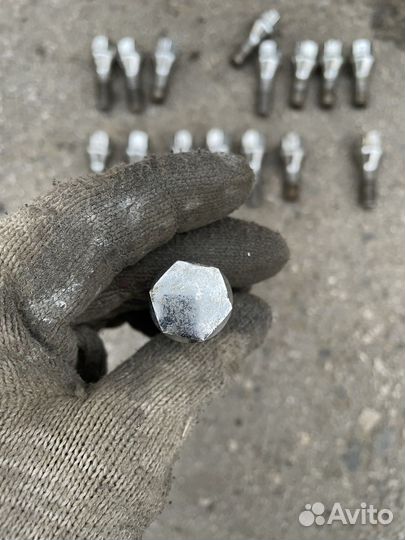 Колесные болты под литые диски