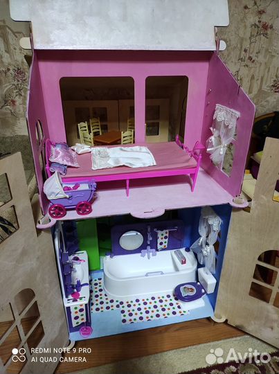 Кукольный домик с мебелью