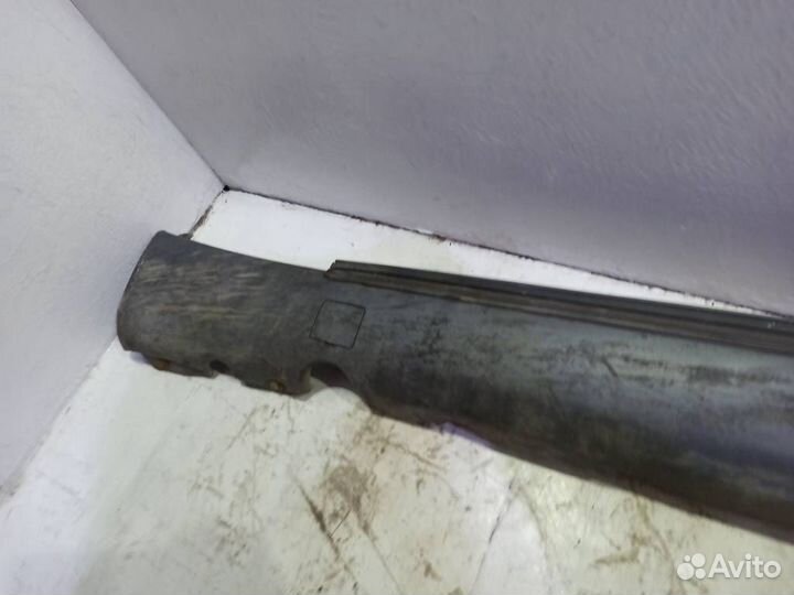 Накладка на левый порог