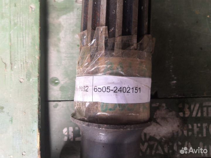 Вал ведущий шестерни краз