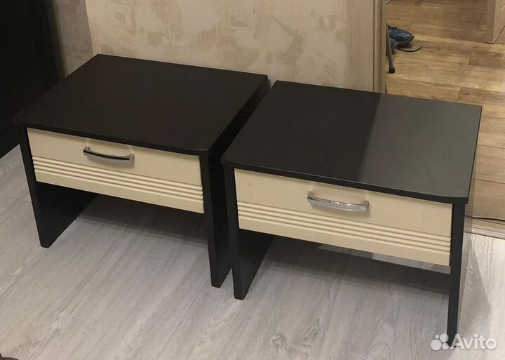 Комод с зеркалом и 2 тумбы