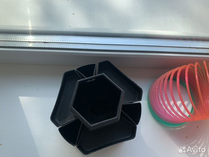 Крутящийся для ручек и карандашей