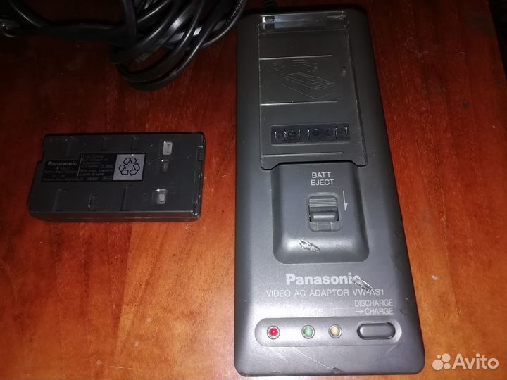 Зарядное устройство для видеокамеры