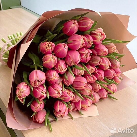 Букет из 31 пионовидного тюльпана, доставка цветов