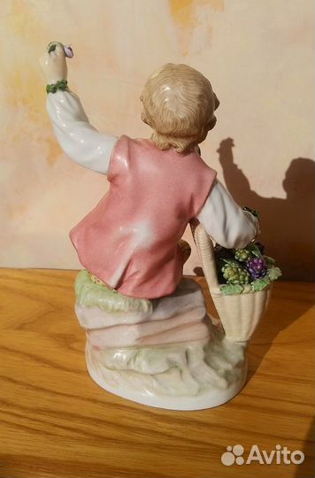 Фарфоровая антикварная статуэтка, KPM