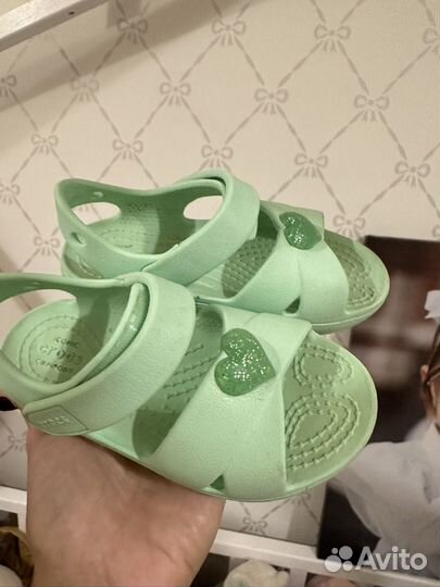 Босоножки детские crocs