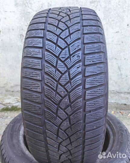 Goodyear UltraGrip Performance+ 225/50 R17 94H