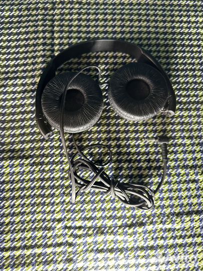 Проводные наушники Sony