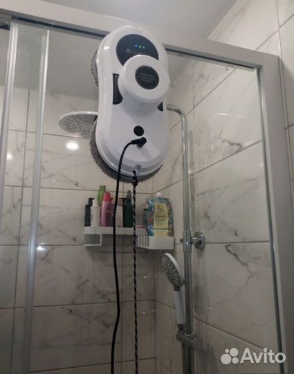 Робот мойщик окон стеклоочиститель