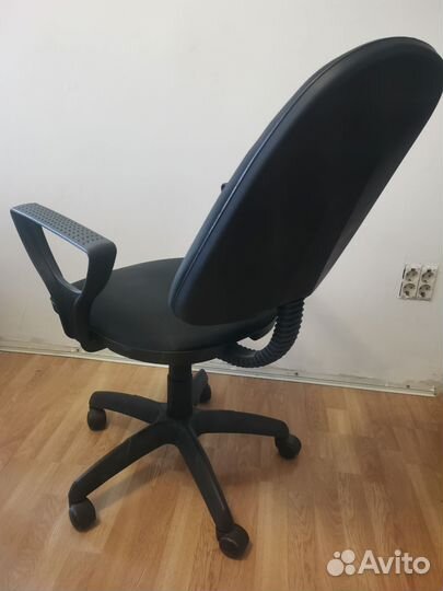 Компьютерное кресло