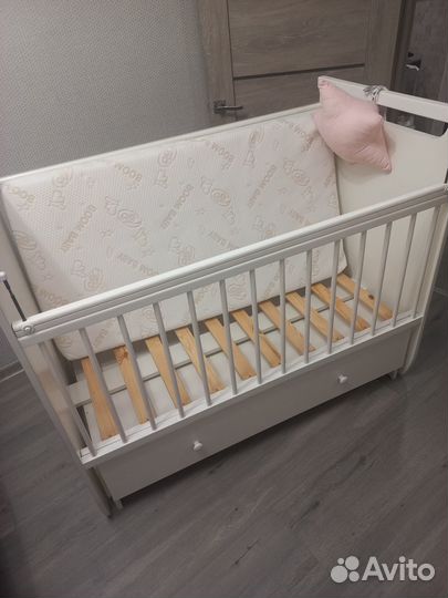 Детская кроватка с матрасом+наматрасник