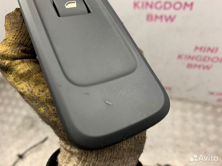 Кнопка стеклоподъёмника передняя правая Peugeot