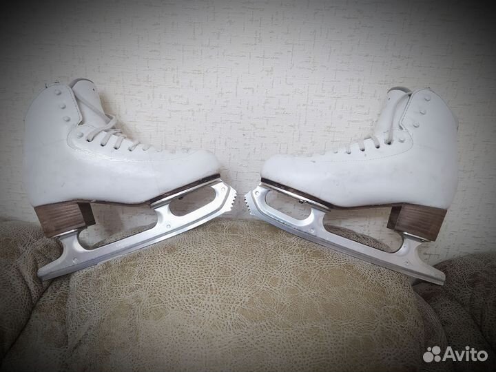 Коньки фигурные Risport RF3 pro - 250