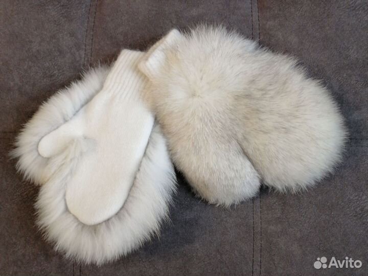 Варежки с мехом серебристого песца