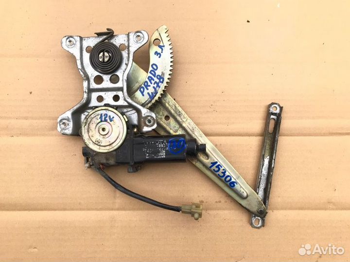 Стеклоподъемник задний левый Toyota Land Cruiser