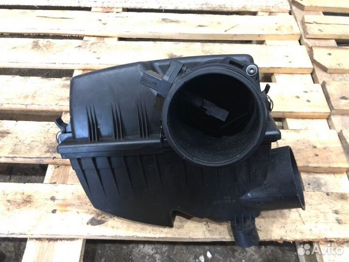 Корпус воздушного фильтра Bmw 6 E63 N62B44 2004