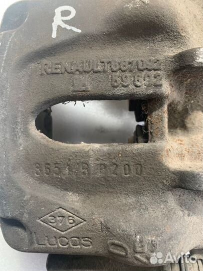 Суппорт правый Renault Trafic LCV 2.0 Л / 115 Л.С